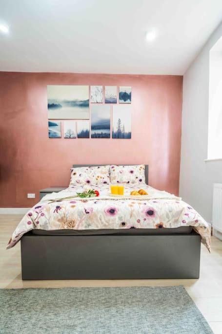 Apartamento Beautiful Flat With Free Parking Birmingam Exterior foto